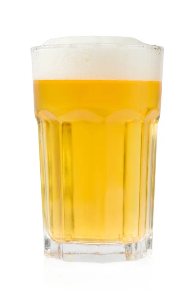 在白色背景上隔离的啤酒杯 — 图库照片