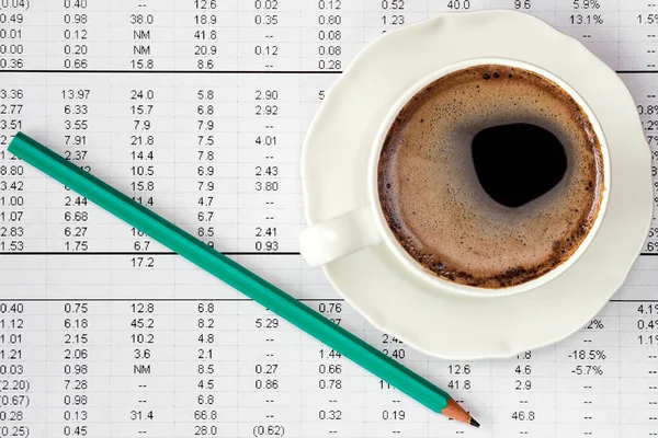 Koffiecup Financiële Hoogtepunt Pagina Concept Van Papierwerk — Stockfoto