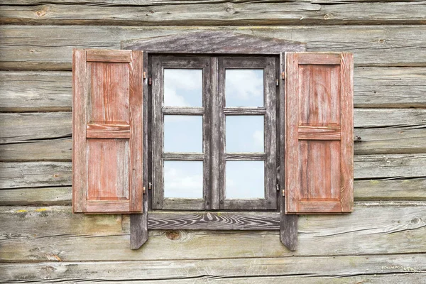 Eski Ahşap Evin Penceresi — Stok fotoğraf