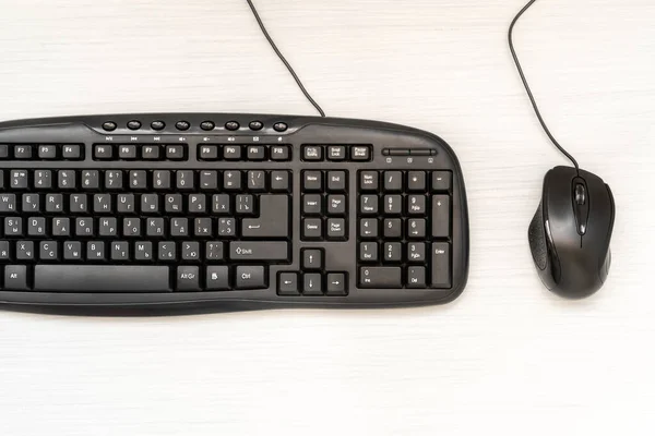黒いコンピュータのマウスとキーボード トップビュー — ストック写真