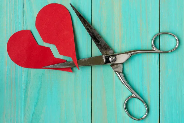 Cuore Rosso Carta Cinto Forbici Concetto Divorzio — Foto Stock