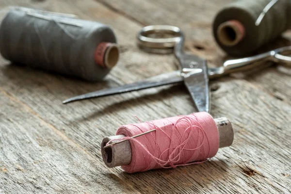 Spools Thread Scissors Wooden Background — Stock Photo, Image