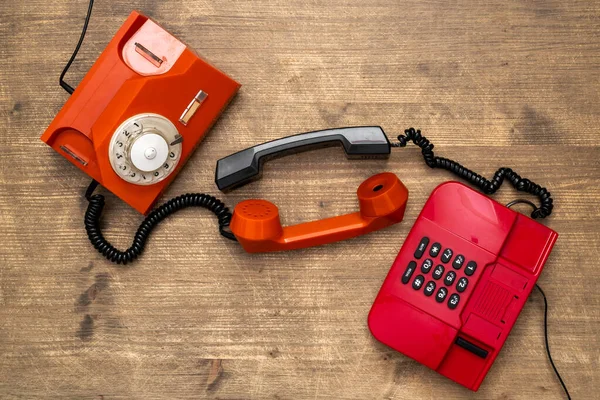 Birbirine Bakan Iki Retro Telefon Tüpü Letişim Konsepti — Stok fotoğraf