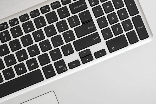 Großaufnahme Der Tastatur Auf Aluminium Laptop — Stockfoto