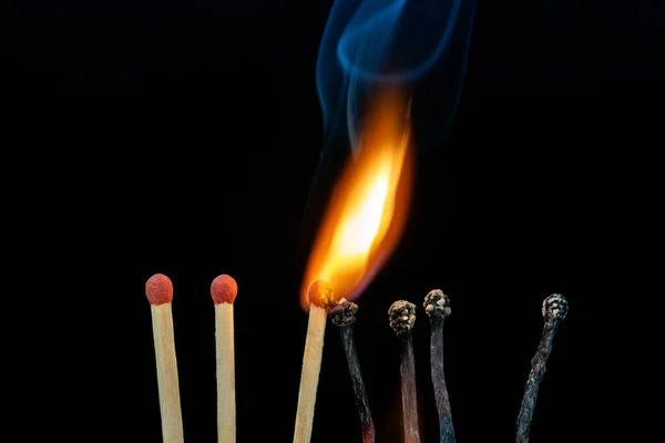 Line Burning Matches Dark Background — Stock Photo, Image