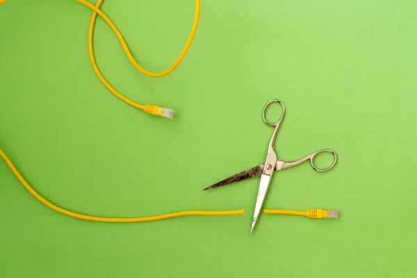 Scissors Cut Yellow Network Cable Connector Internet Censorship Concept — Stock Photo, Image