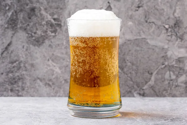 Copo Cerveja Leve Fundo Pedra Cinza — Fotografia de Stock