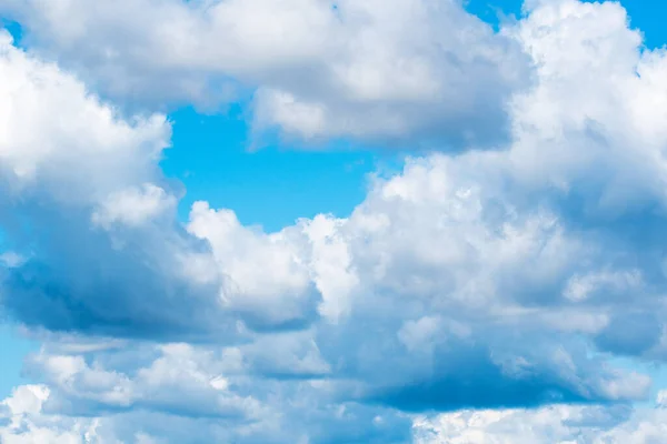 Witte Cumulus Bewolking Een Zomer Lucht — Stockfoto