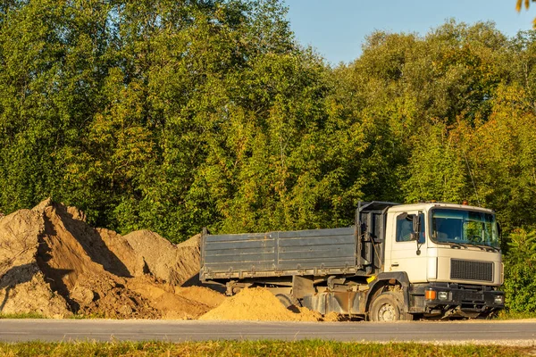 Dump Loader Ready Loading Dump Truck Loading Gravel Sand — Stock Photo, Image