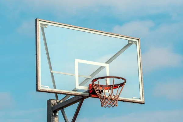 Basquete Net System Com Aro Frente Fundo Céu Azul — Fotografia de Stock