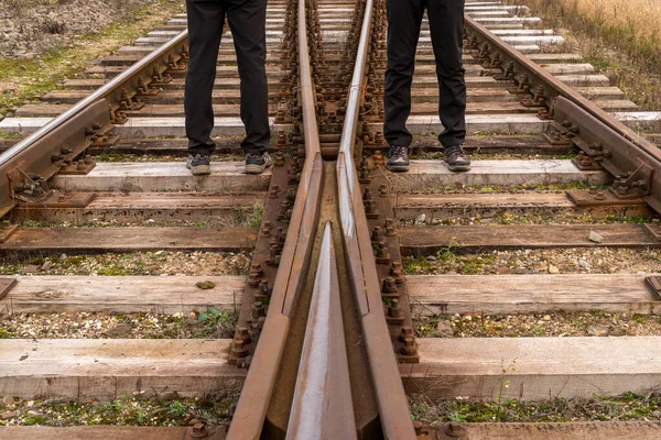 Demiryolu Kavşağı Doğru Yolu Seçmek Karar Verme Konsepti — Stok fotoğraf