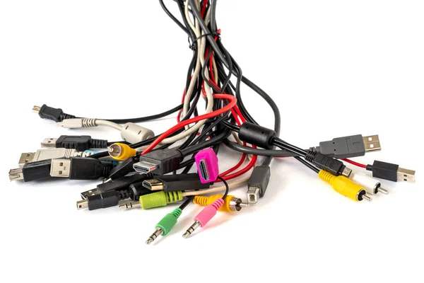 Primer Plano Paquete Varios Cables Colores Con Varios Conectores Adecuados — Foto de Stock