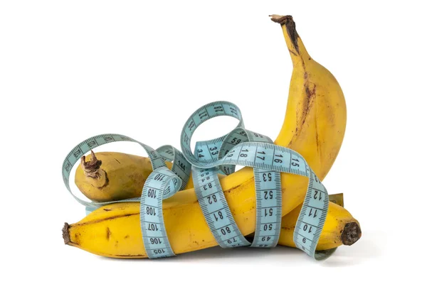 Plátanos Orgánicos Envueltos Una Cinta Métrica Aislado Sobre Fondo Blanco — Foto de Stock