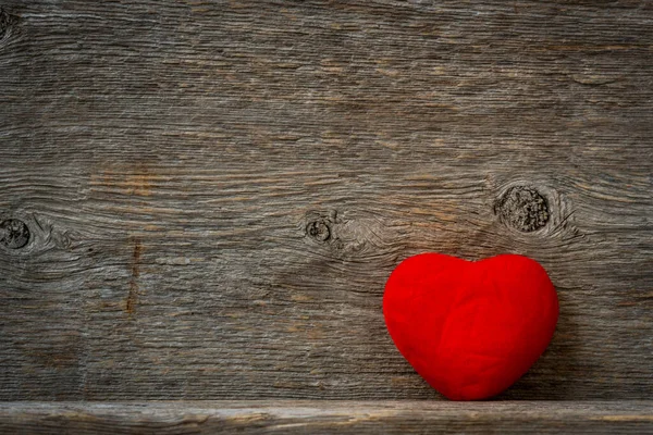 Rood Hart Rustieke Houten Plank Voor Valentijnsdag — Stockfoto