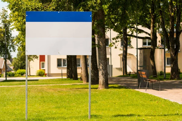 Cartelera Parque Ciudad Pancarta Con Espacio Para Añadir Propio Texto — Foto de Stock