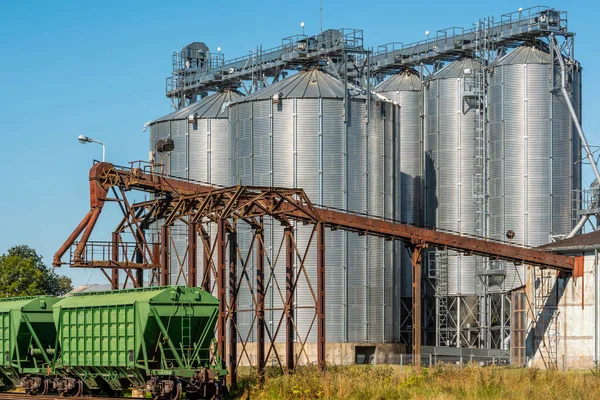 Loading Railway Wagon Standing Elevator Agriculture Zone Grain Silo Warehouse — Stock Photo, Image
