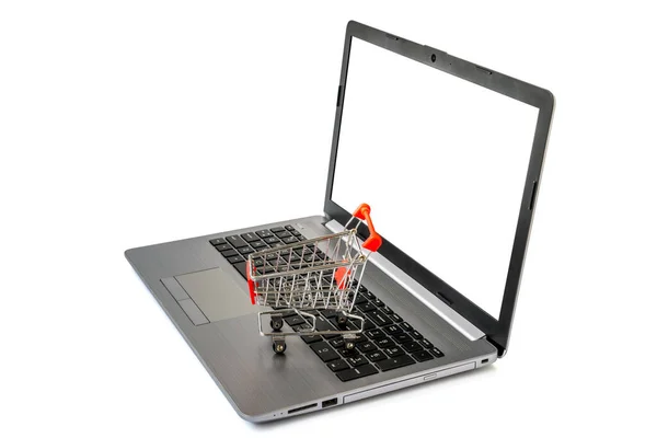 Alışveriş Çevrimiçi Konsept Boş Ekranlı Dizüstü Bilgisayarda Mini Alışveriş Arabası — Stok fotoğraf