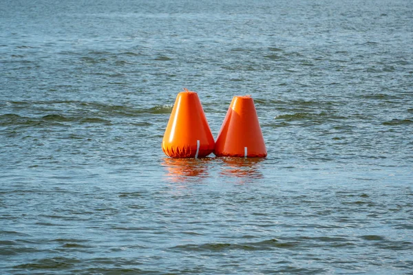 Duas Bóias Laranja Infláveis Lago Segurança Uma Água — Fotografia de Stock