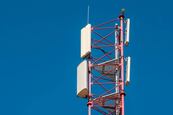 Telekomunikační Věž Mobilu Bezdrátový Komunikační Anténní Vysílač Telekomunikační Věž Anténami — Stock fotografie