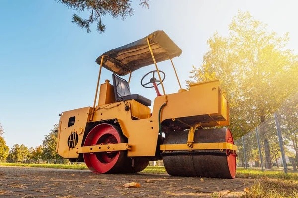 Yellow Old Road Roller Yard — Stock Photo, Image