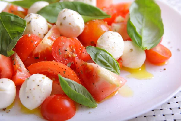 Italiaanse Caprese Salade Met Tomaten Mozzarella — Stockfoto