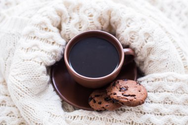 Kahverengi fincan kahve ve beyaz battaniye sweets 