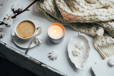 Sıcacık kış ev iç örme battaniye ve mum