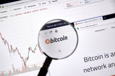 Montreal, Kanada - 20 Haziran 2018: Bitcoin kripto para birimi ana sayfa. Cryptocurrency hangi şifreleme teknikleri oluşturmak ve fon transferi için kullanılan dijital bir para birimidir. Sitesi - bitcoin.org