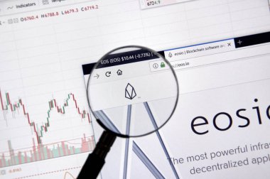 Montreal, Kanada - 20 Haziran 2018: Eos kripto para birimi ana sayfa. Cryptocurrency hangi şifreleme teknikleri oluşturmak ve fon transferi için kullanılan dijital bir para birimidir. Sitesi - eos.io