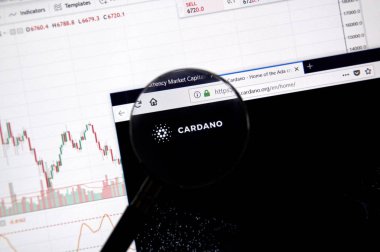 Montreal, Kanada - 20 Haziran 2018: Cardano kripto para birimi ana sayfa. Cryptocurrency hangi şifreleme teknikleri oluşturmak ve fon transferi için kullanılan dijital bir para birimidir. Sitesi - cardano.org