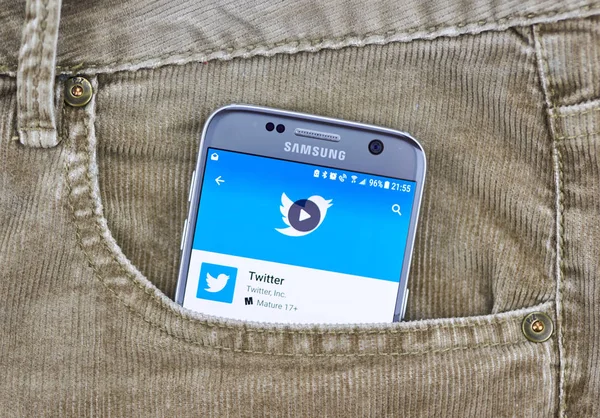 Montreal Kanada Augusti 2018 Twitter Appen Mobil Skärm Jeans Ficka — Stockfoto