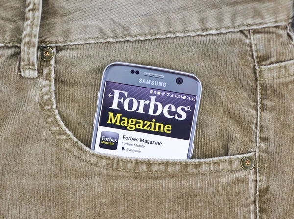 Μόντρεαλ Καναδάς Αυγούστου 2018 Forbes App Στην Οθόνη Ένα Κινητό — Φωτογραφία Αρχείου