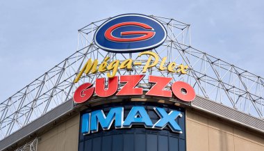 Montreal, Kanada - 28 Ağustos 2018: Montreal Guzzo IMAX sinema. Sinema Guzzo IMAX sinema salonları Kanada Quebec eyaletinde bulunan bölgesel zinciri olduğunu
