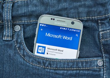 Montreal, Kanada - 8 Eylül 2018: Microsoft Word mobil uygulama Microsoft Word Microsoft tarafından tasarlanmış yaygın olarak kullanılan ticari sözcük işlemci ise.