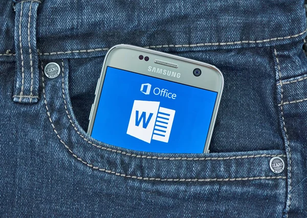 Монреаль Вересня 2018 Мобільний App Microsoft Word Microsoft Word Широко — стокове фото