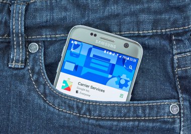 Montreal, Kanada - 8 Eylül 2018: Google taşıyıcı hizmetler app--dan hareket eden nakliyeci, Android mesajları app gelişmiş özellikler için destek dahil olmak üzere en son iletişim hizmetleri sağlar.