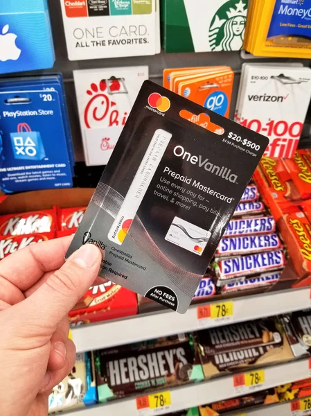 Plattsburgh Usa September 2018 Ein Mann Hält Eine Mastercard Der — Stockfoto