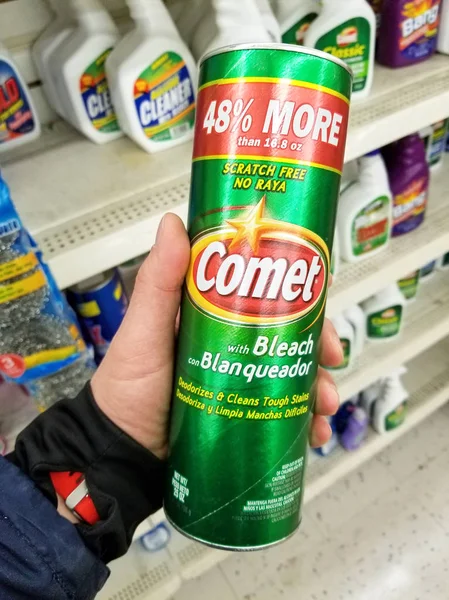 Plattsburgh Septiembre 2018 Hombre Sosteniendo Agente Limpieza Comet Comet Producto — Foto de Stock