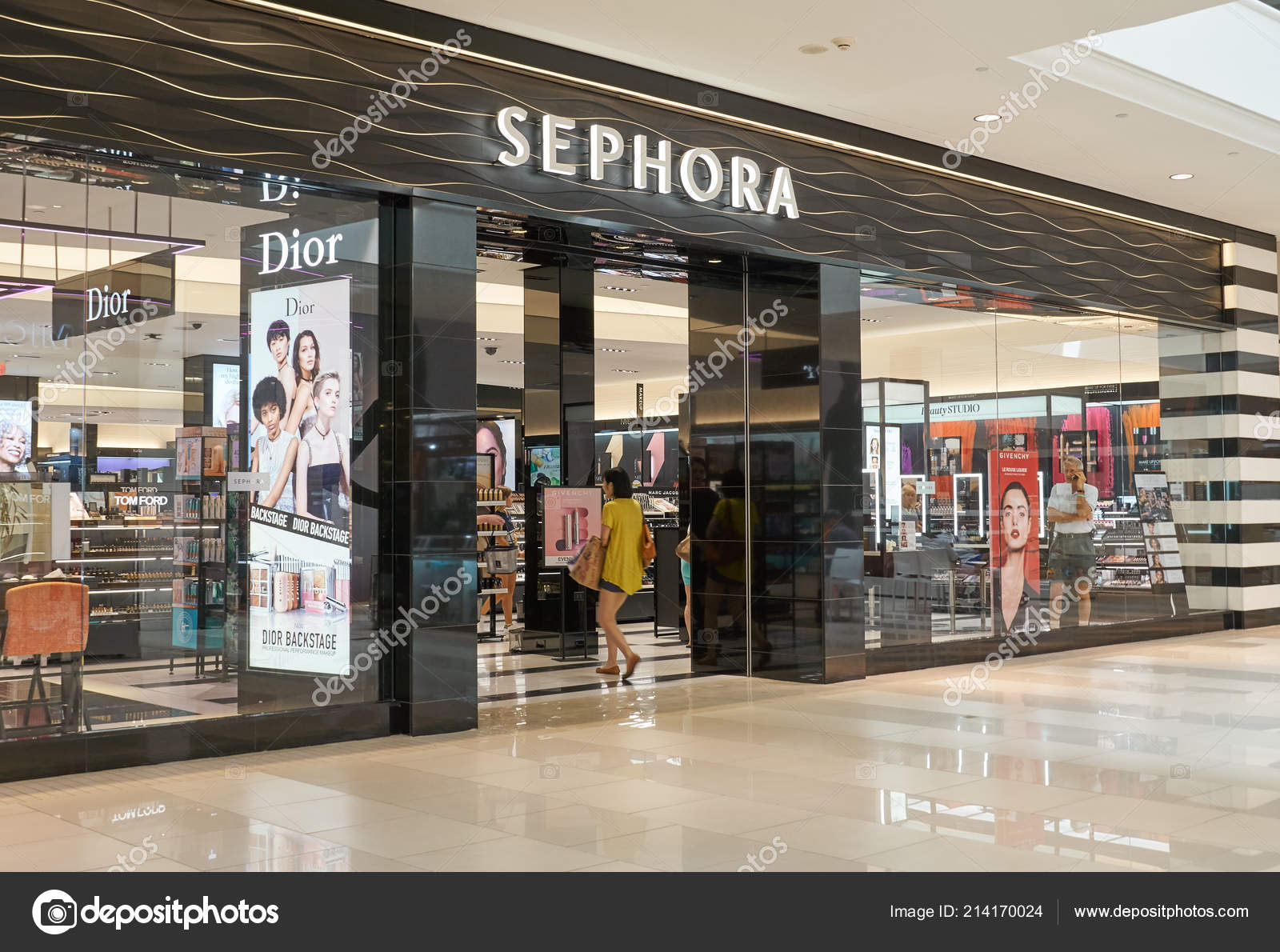 Aventura Usa August 2018 Sephora Famous Boutique Aventura Mall Sephora –  Stock Editorial Photo © dennizn #214170024