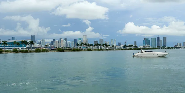 Miami Usa August 2018 Miami Scenic View Skyline Downtown Cloudy — Stock Photo, Image