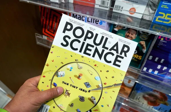 Miami Usa Srpna 2018 Popular Science Časopis Ruce Populární Věda — Stock fotografie
