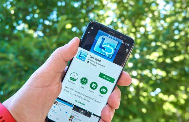 Montreal, Kanada - 28 Ağustos 2018: Microsoft Lync'in 2010 android app Samsung s8 ekranda.