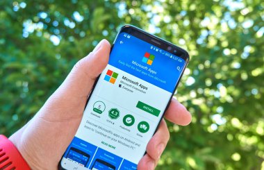 Montreal, Kanada - 28 Ağustos 2018: Microsoft Apps android app Samsung s8 ekranda.