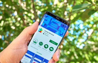 Montreal, Kanada - 28 Ağustos 2018: Google taşıma hizmetleri android app Samsung s8 ekranda.