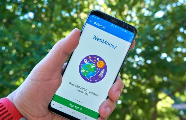 Монреаль Канада Августа 2018 Года Андроид Приложение Webmoney Экране Samsung — стоковое фото