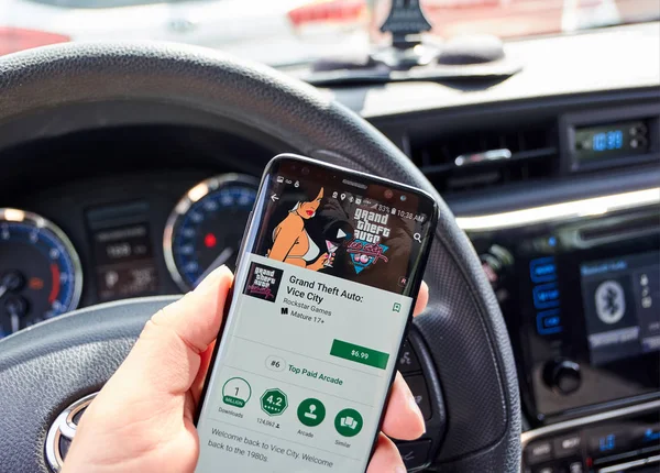 モントリオール カナダ 2018 グランドセフトオート バイスシティ Android モバイル ビデオ ゲームでサムスン 車で手マン — ストック写真