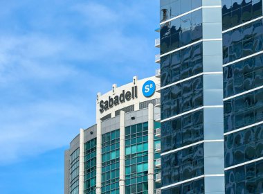 Miami, Amerika Birleşik Devletleri - 22 Ağustos 2018: Miami Florida Sabadell banka. Banco de Sabadell, S.A. bir bankacılık grubu olduğunu