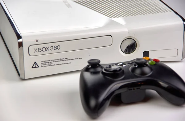 Montreal Canadá Septiembre 2018 Videoconsola Xbox 360 Con Mando Sobre —  Fotos de Stock