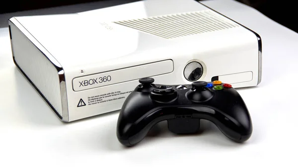 Montreal Canadá Septiembre 2018 Videoconsola Xbox 360 Con Mando Sobre —  Fotos de Stock