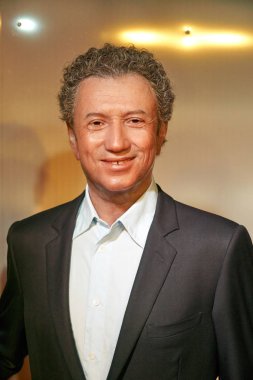 Montreal, Kanada - 23 Eylül 2018: Michel Drucker, popüler Fransız gazeteci ve televizyon sunucusu. Balmumu Müzesi Grevin Montreal, Quebec, Kanada